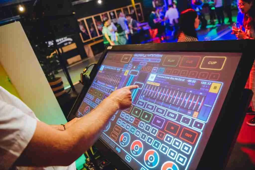 Audiovisual media services available at B. Amsterdam
